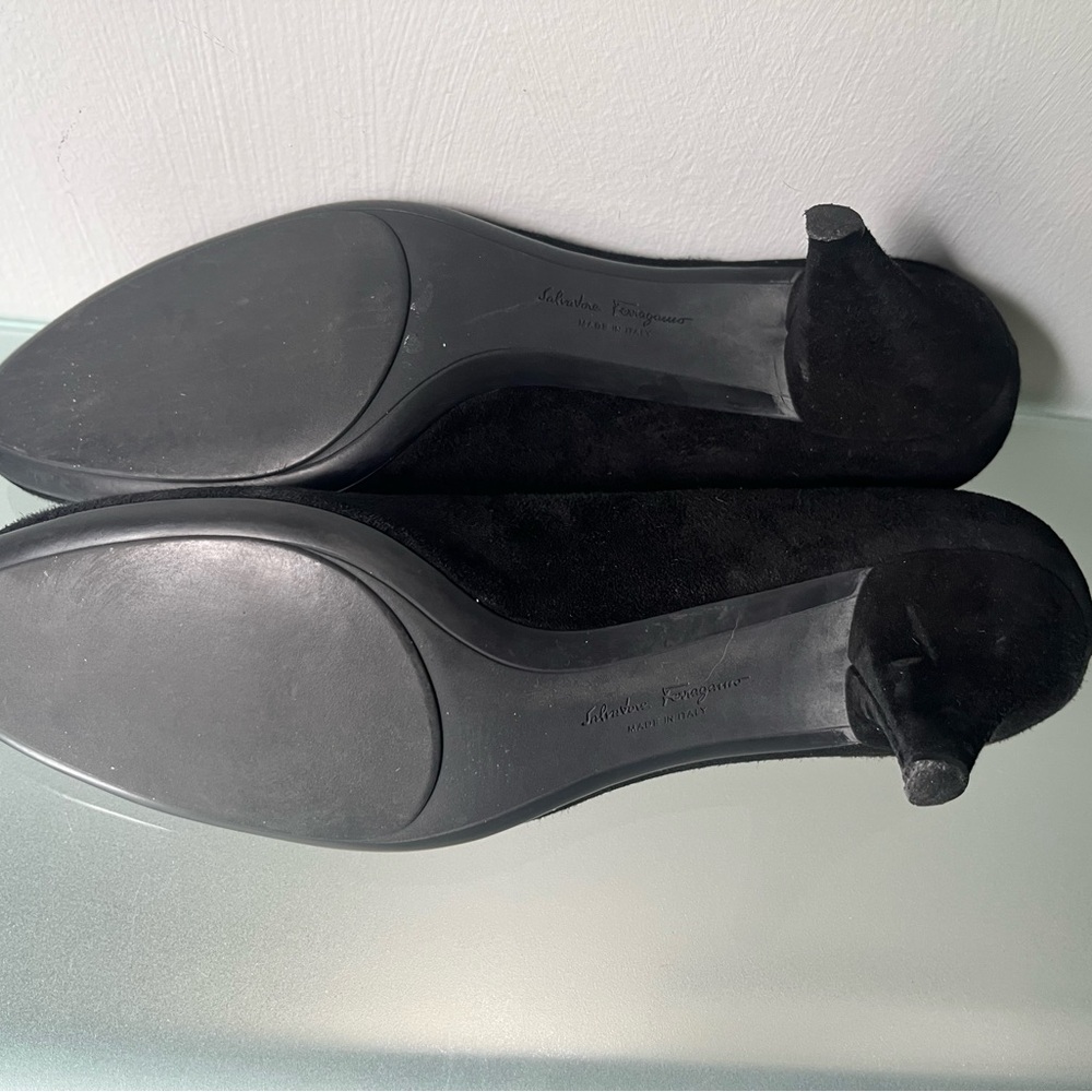 Salvatore Ferragamo Black Heels Classic Elegance - Picture 6 of 7